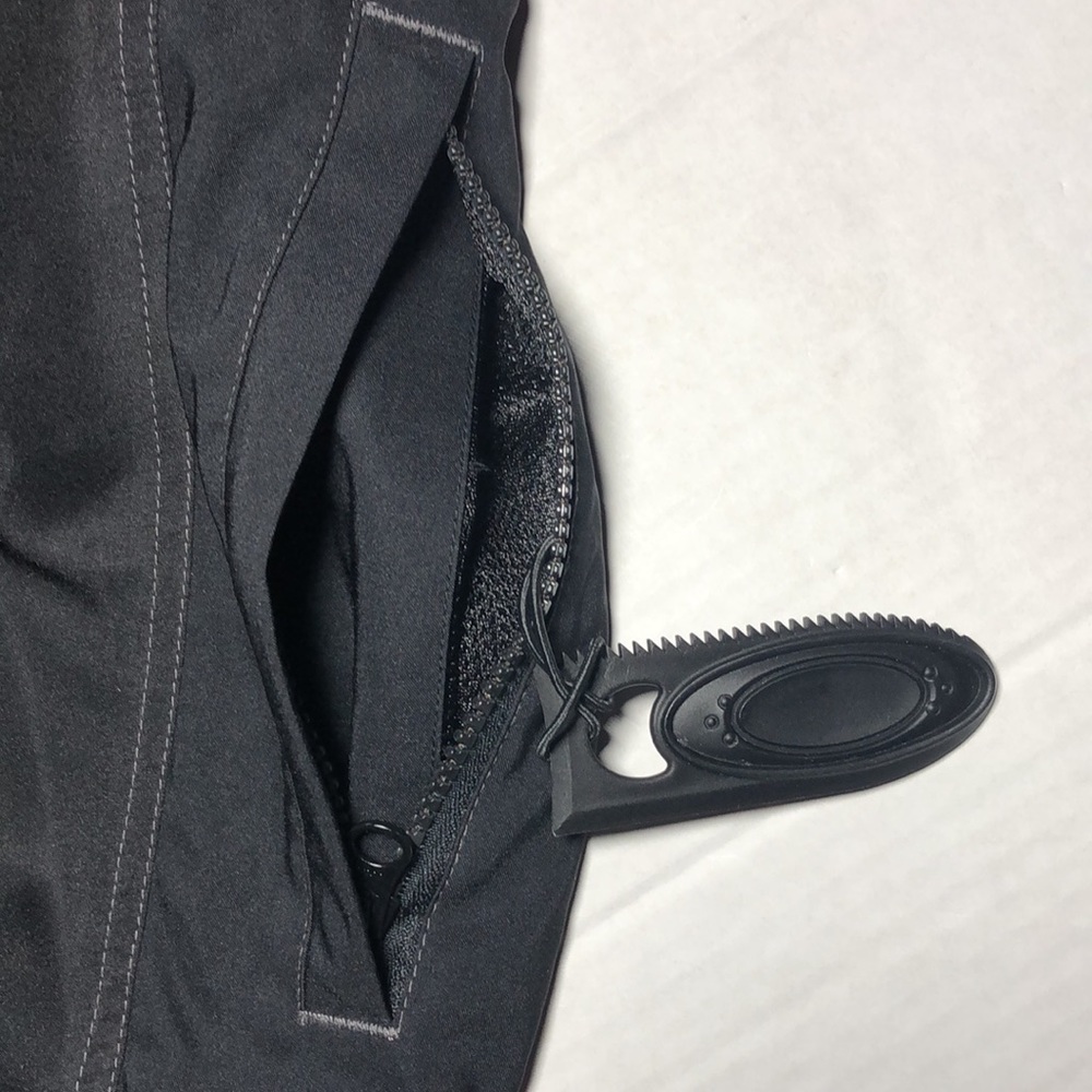 Men’s Oakley Black Board Shorts 34 - Picture 10 of 16
